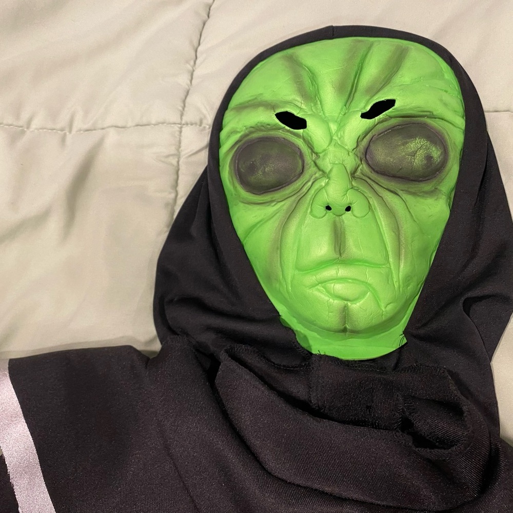GREEN ALIEN | Halloween Costume Mask & Robe | Kids Size YL - Picture 10 of 12